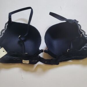 Gilly Hicks Bra